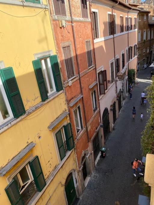 Trastevere Moro Roma